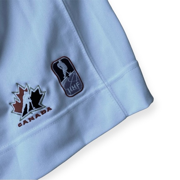 IIHF Team Canada ‘14 Olympic NIKE White Hockey Jersey Women's Size: XS - Picture 6 of 7